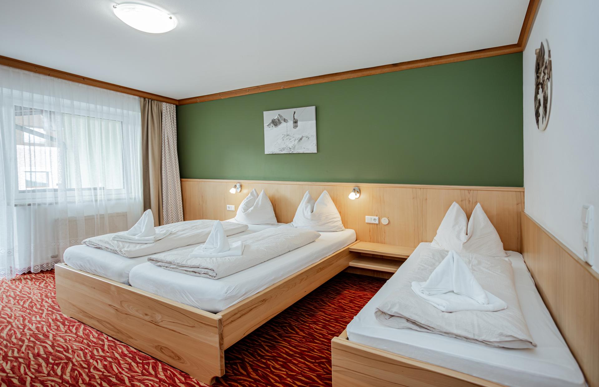 ESCHENHOF BED | BREAKFAST & MORE - Dreibettzimmer 105